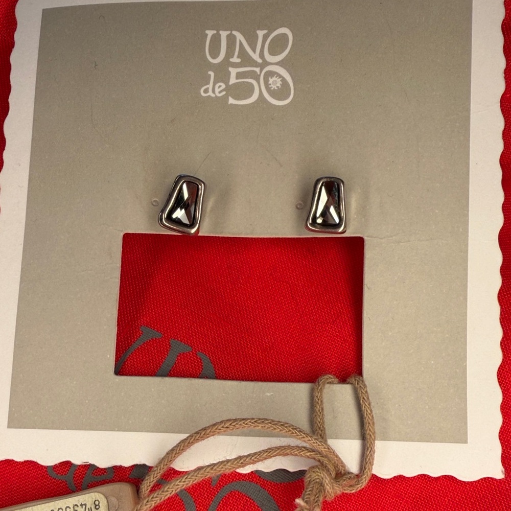 UNO de 50 Silver Geometric Stud Earrings
